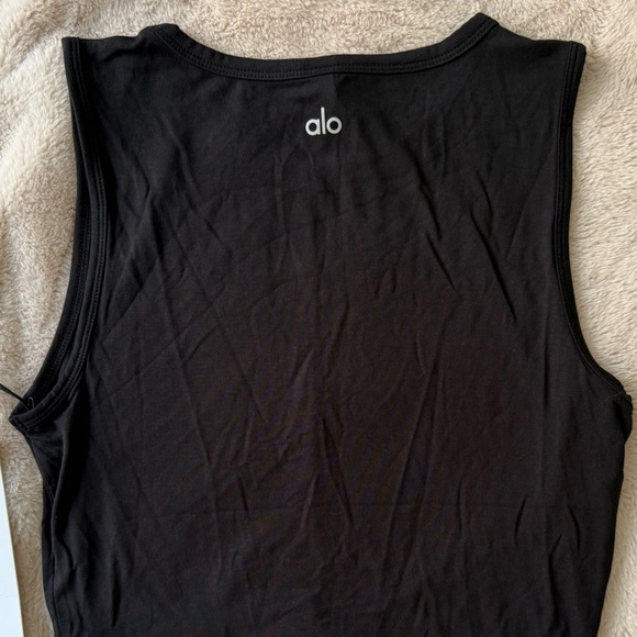 NWT ALO Yoga Cover Tank Black Size S - Picture 8 of 9